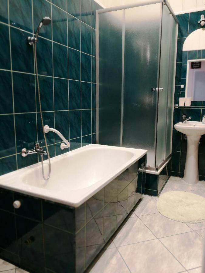 Apartament Jasminowy Apartment Kudowa Zdroj Luaran gambar